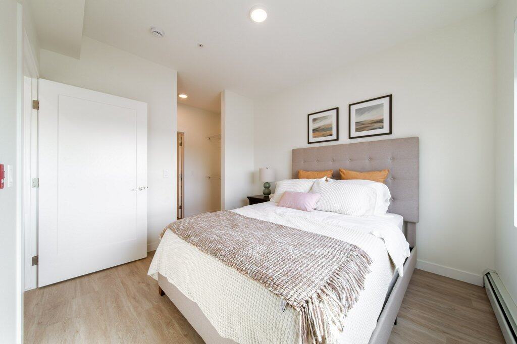 Secondary Bedroom in a two+den suite, Three Robins Riverside