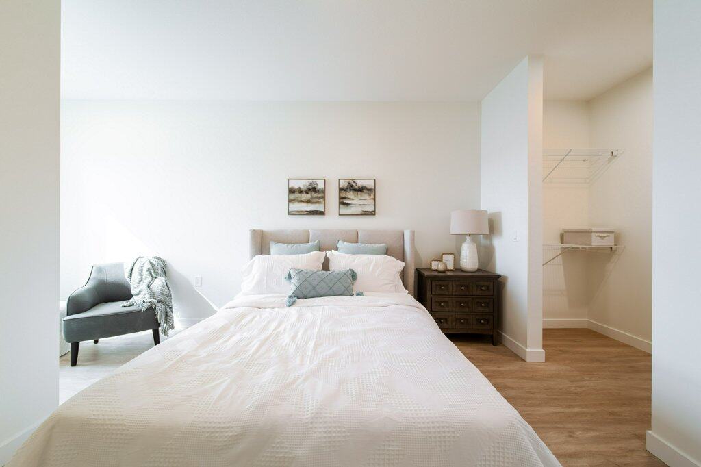 Suite 209 - Primary Bedroom in a two-bedroom suite, Three Robins Riverside