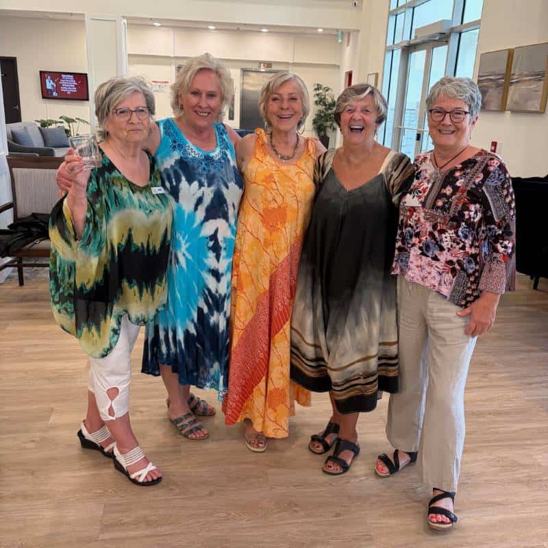 Three Robins Riverside Residence enjoying die-tie day
